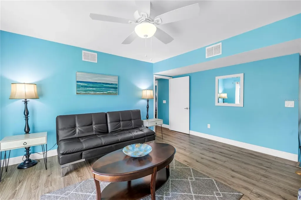 156 Siesta Drive Sarasota FL 34242