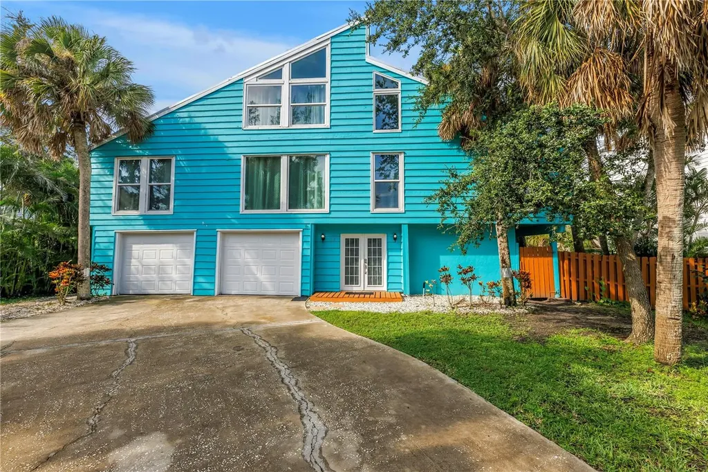 156 Siesta Drive Sarasota FL 34242