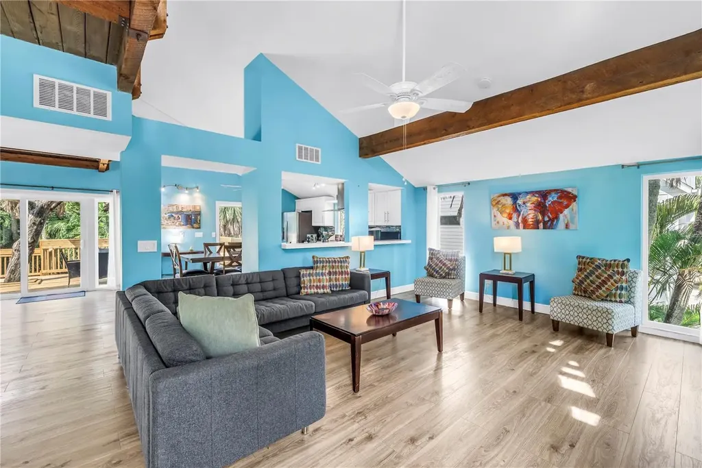 156 Siesta Drive Sarasota FL 34242
