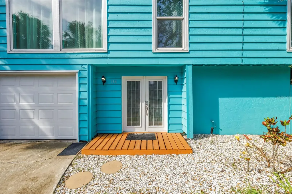 156 Siesta Drive Sarasota FL 34242
