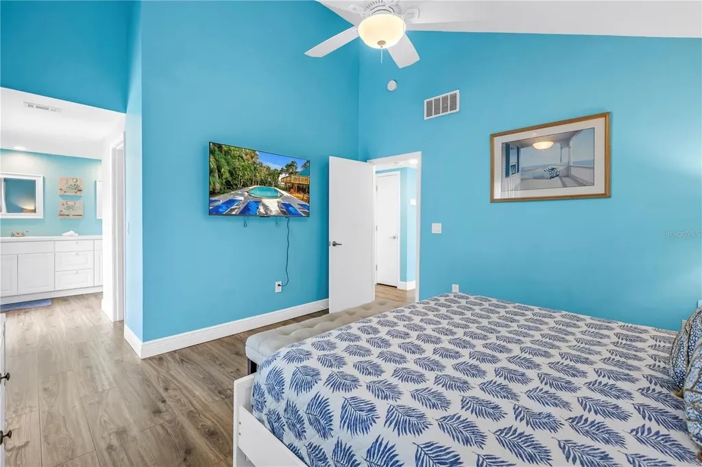 156 Siesta Drive Sarasota FL 34242
