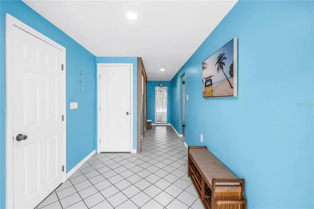 156 Siesta Drive Sarasota FL 34242