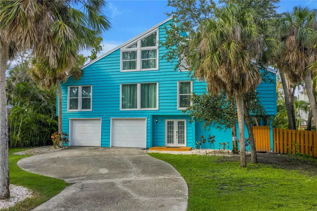 156 Siesta Drive Sarasota FL 34242