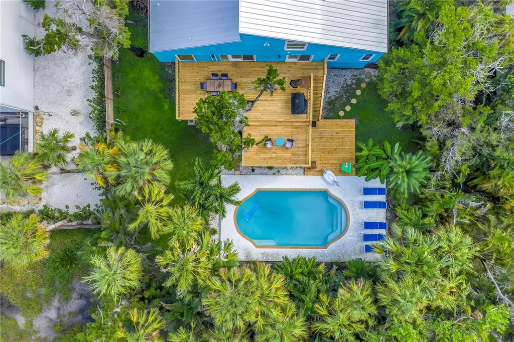 156 Siesta Drive Sarasota FL 34242