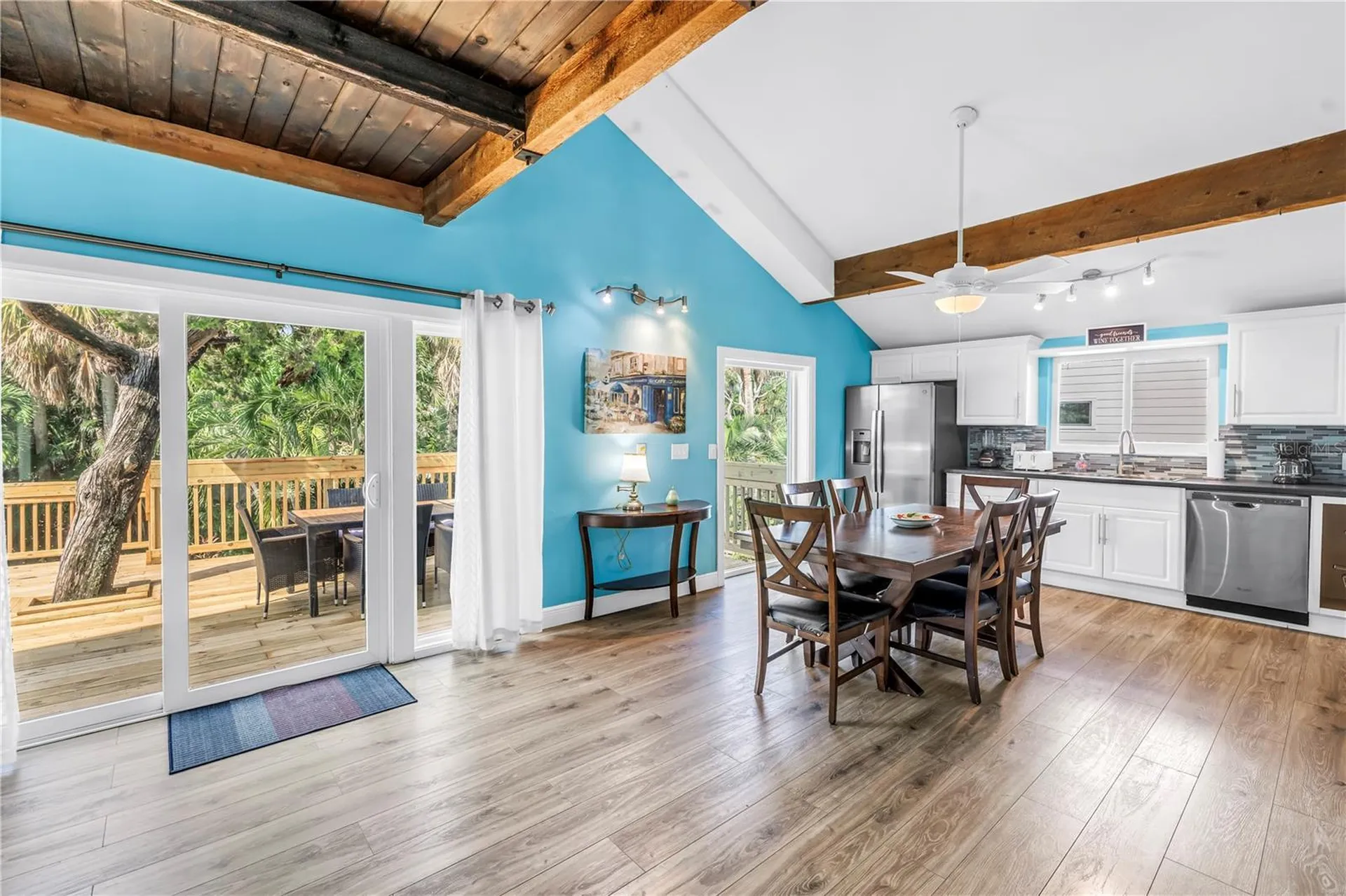156 Siesta Drive Sarasota FL 34242