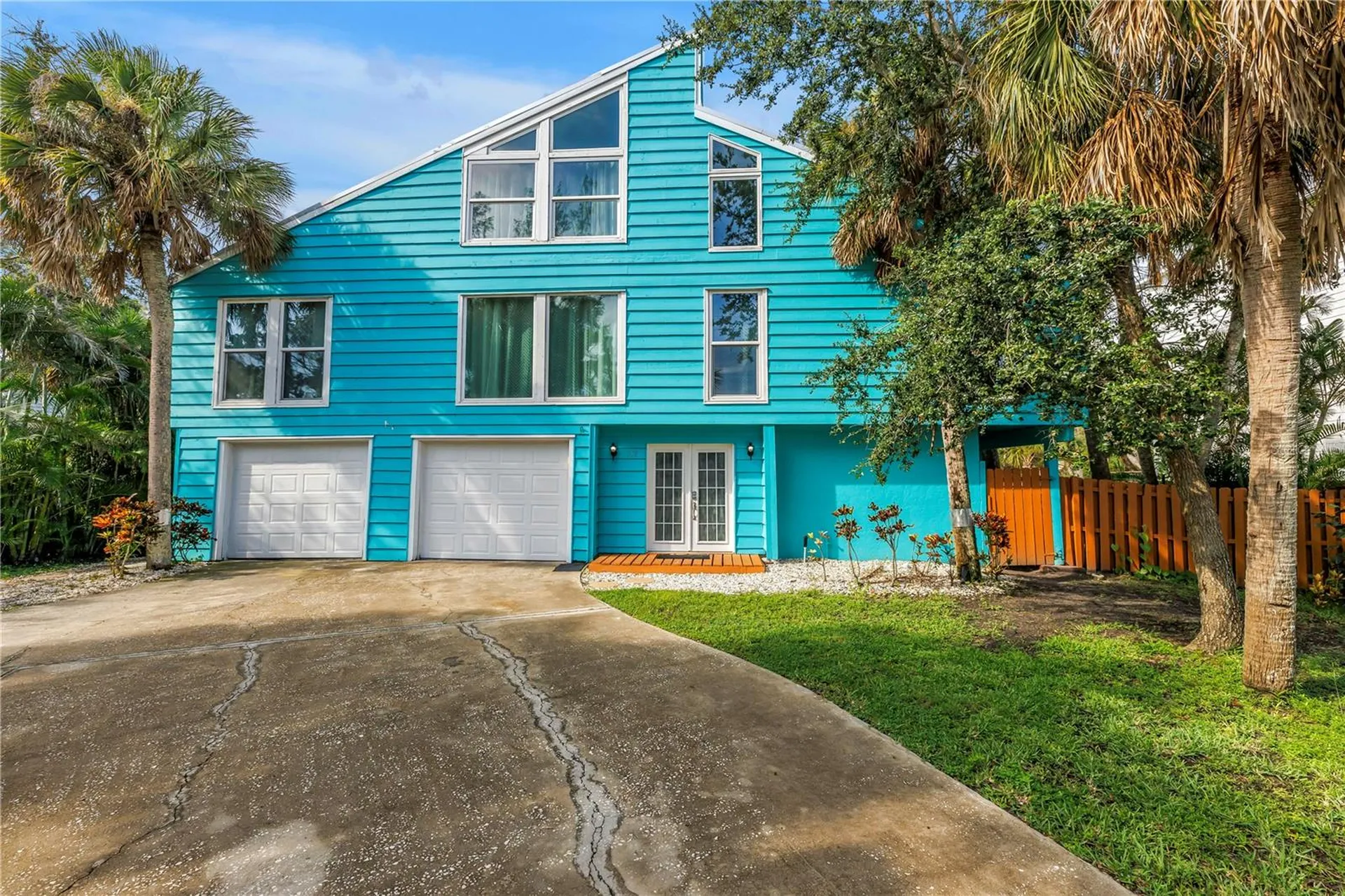 156 Siesta Drive Sarasota FL 34242