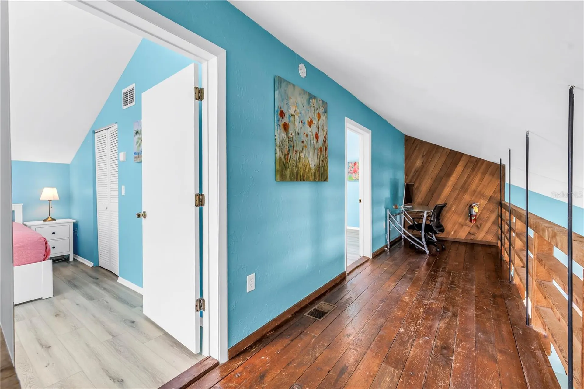 156 Siesta Drive Sarasota FL 34242
