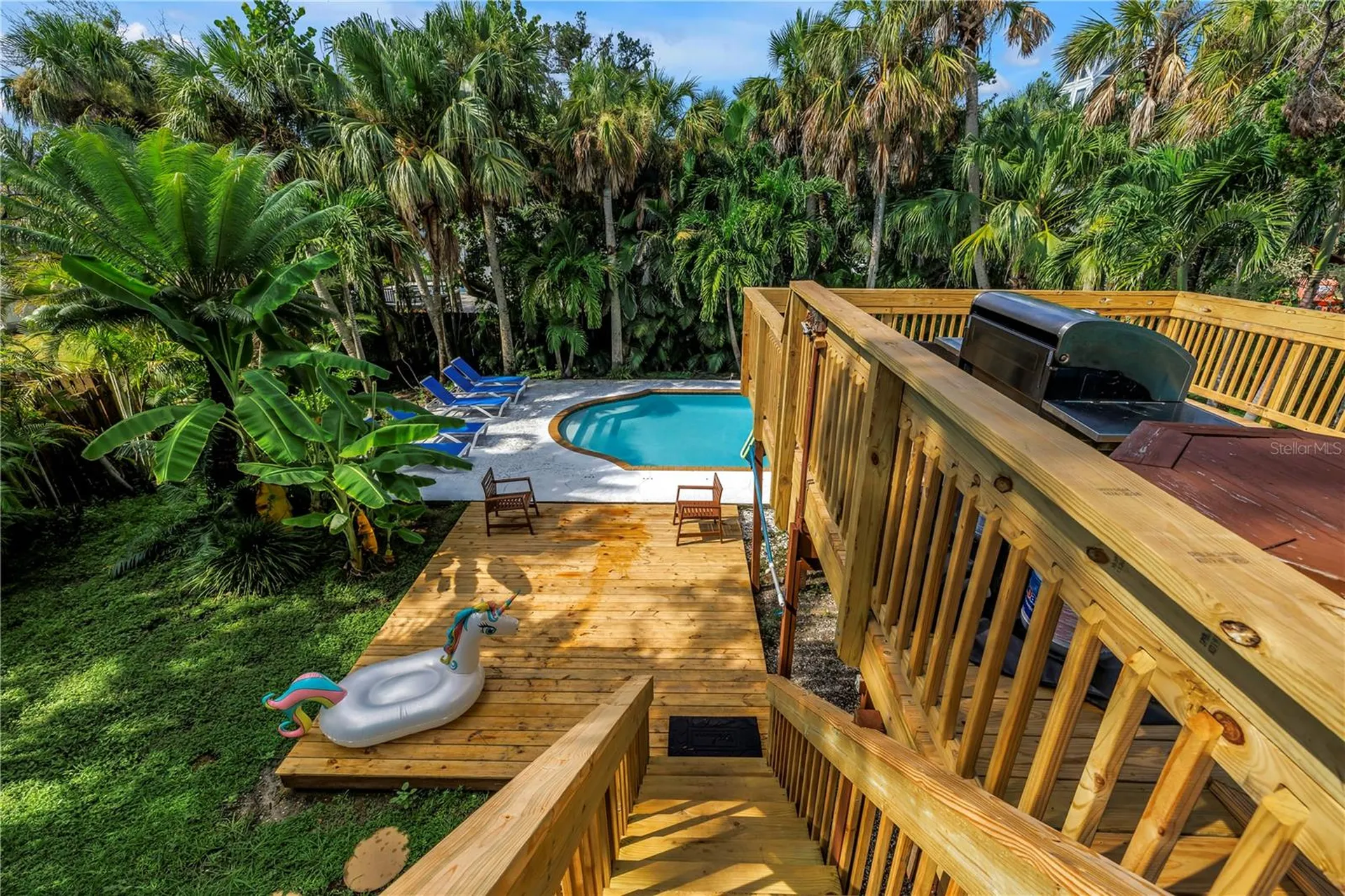 156 Siesta Drive Sarasota FL 34242