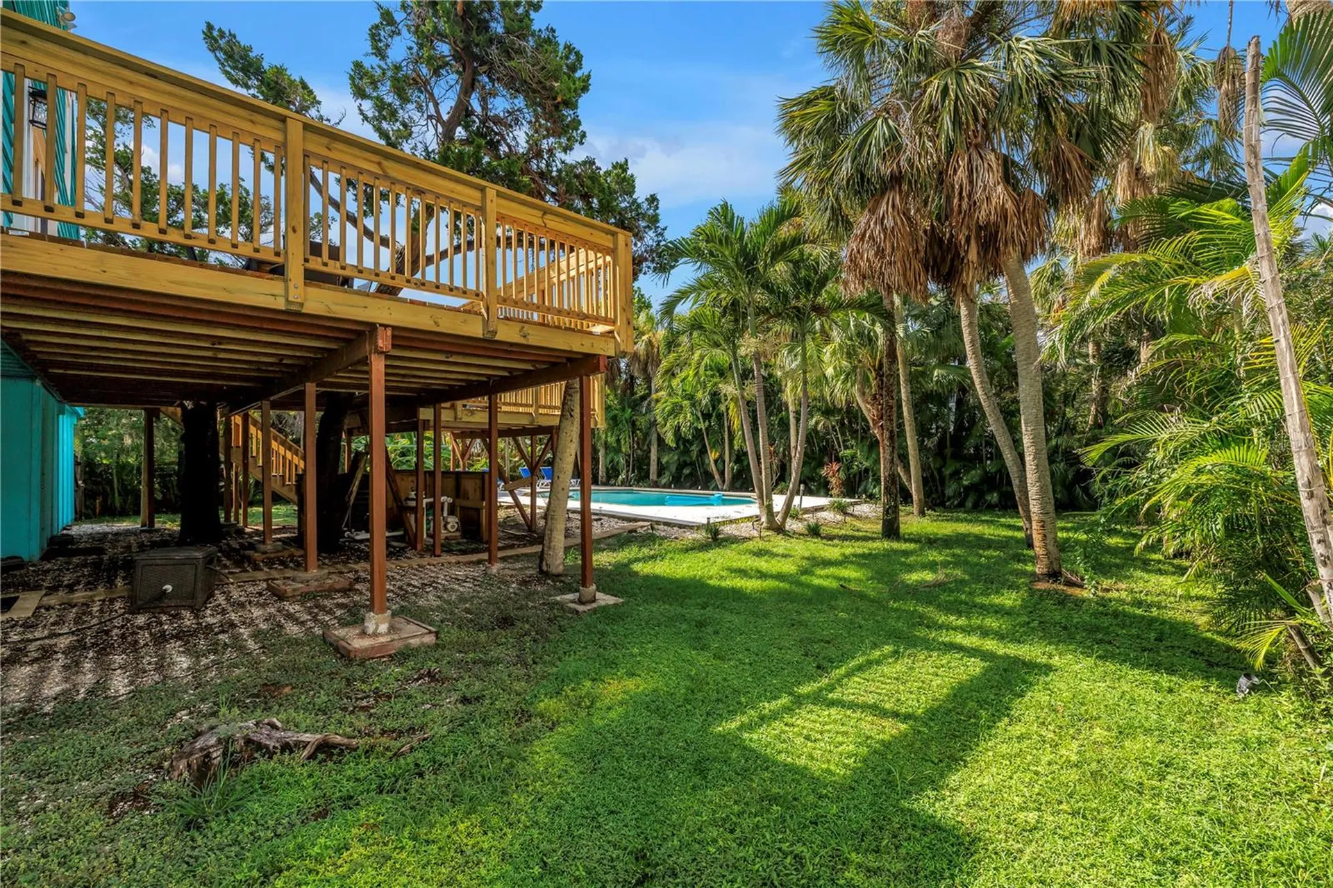 156 Siesta Drive Sarasota FL 34242