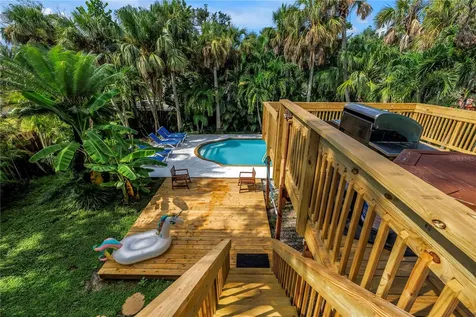 156 Siesta Drive Sarasota FL 34242