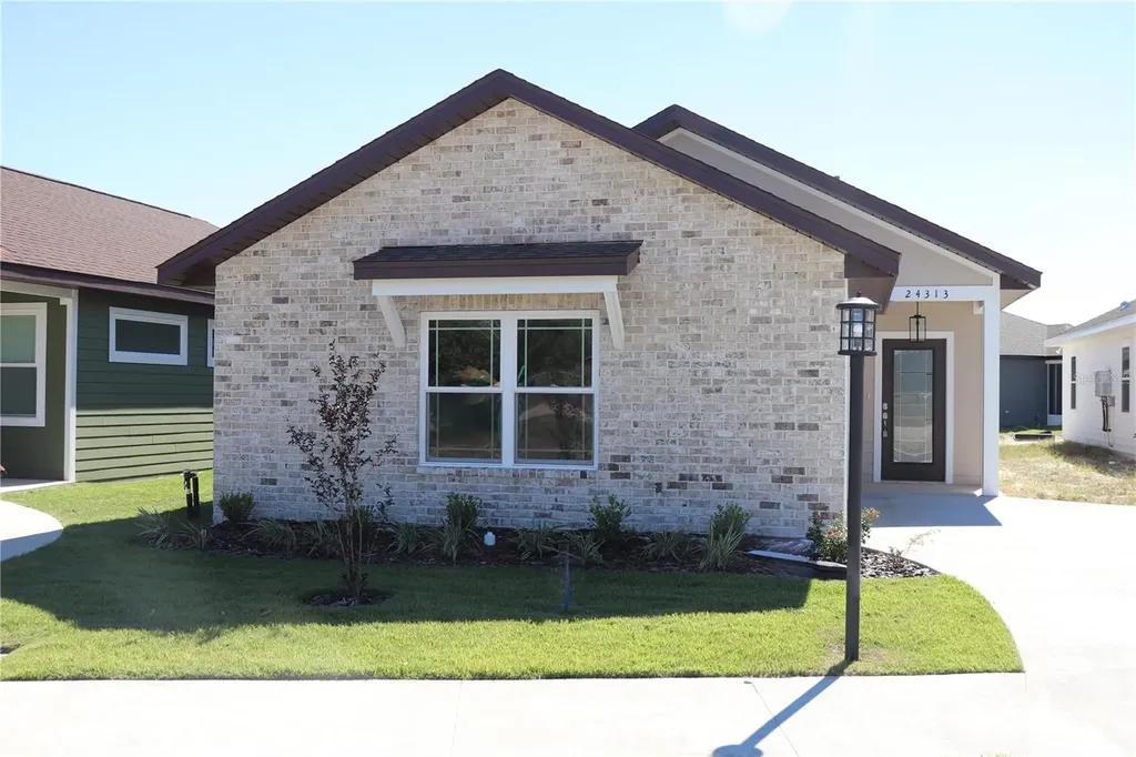 24313 SW 17th Lane Newberry FL 32669