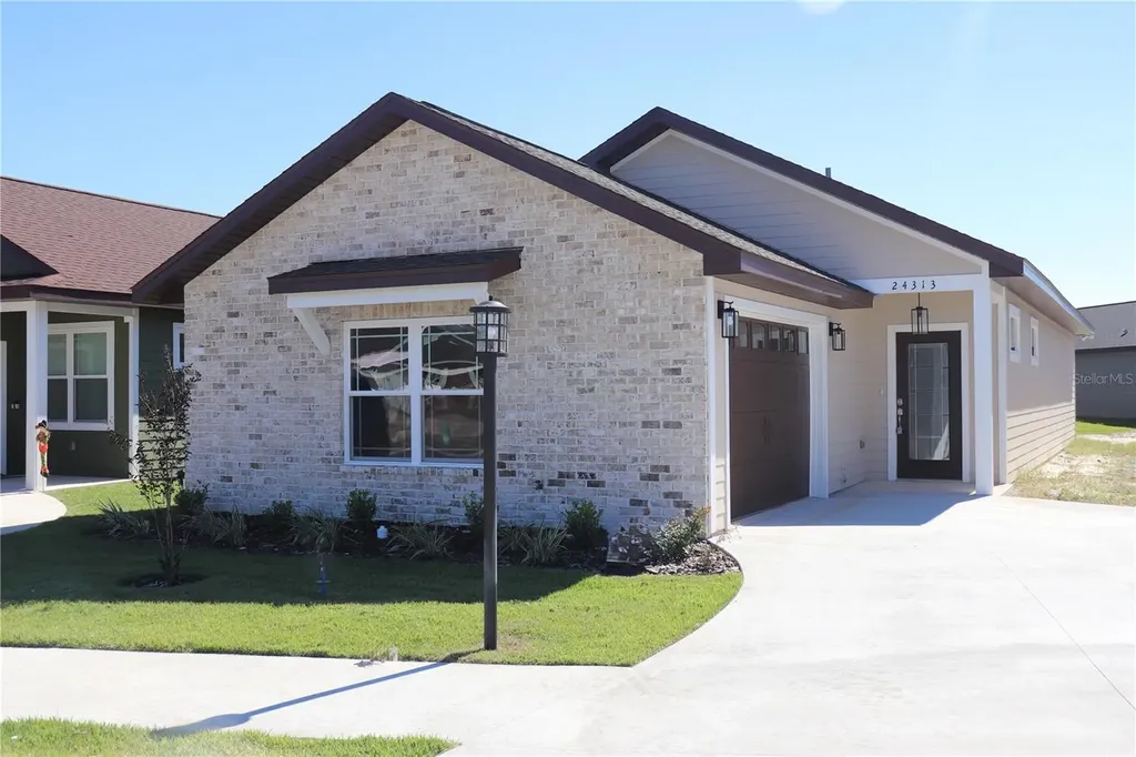24313 SW 17th Lane Newberry FL 32669