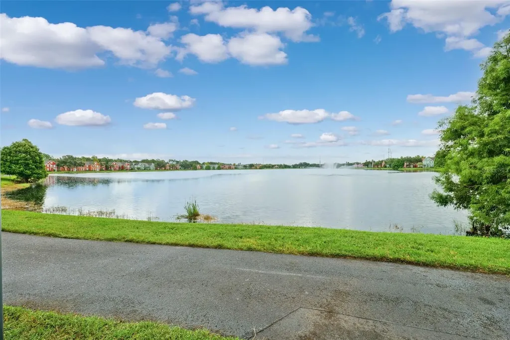 9368 Lake Chase Island Way Tampa FL 33626