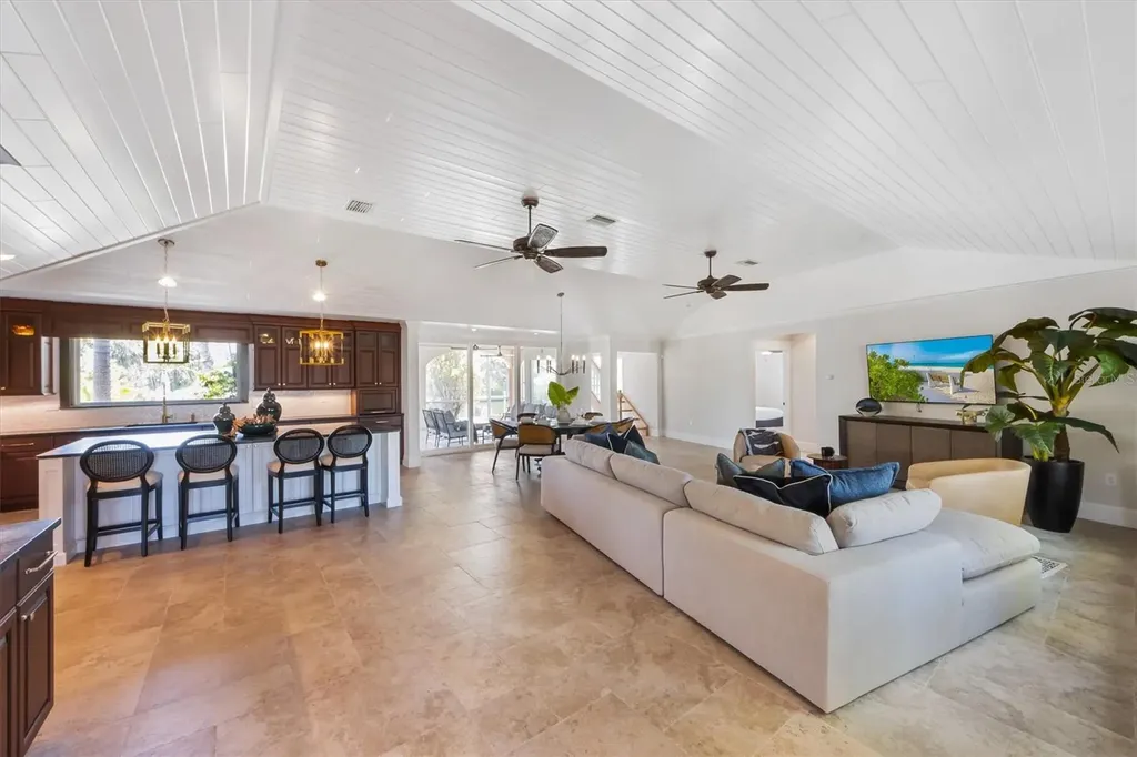 513 Bayview Place Anna Maria FL 34216