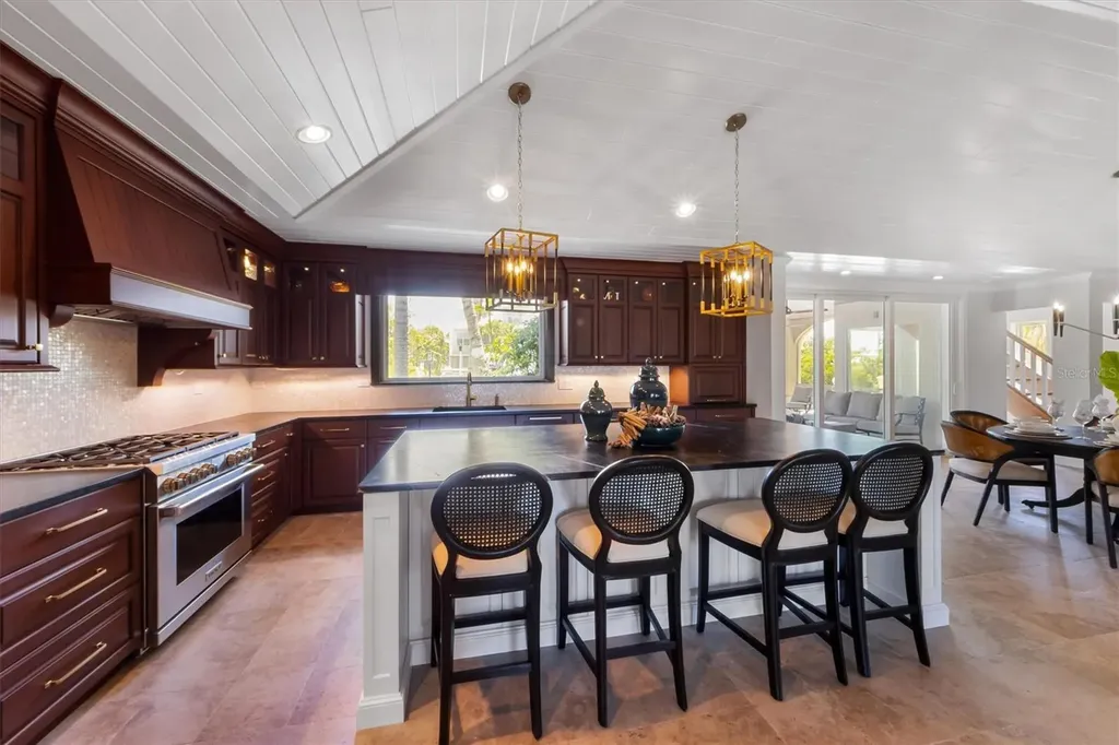 513 Bayview Place Anna Maria FL 34216