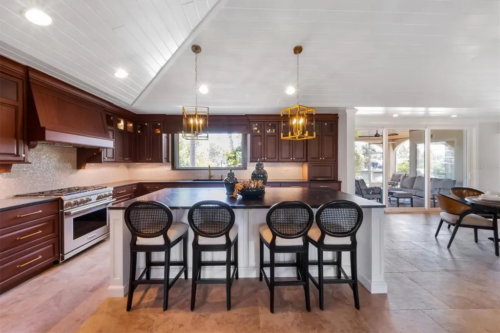 513 Bayview Place Anna Maria FL 34216