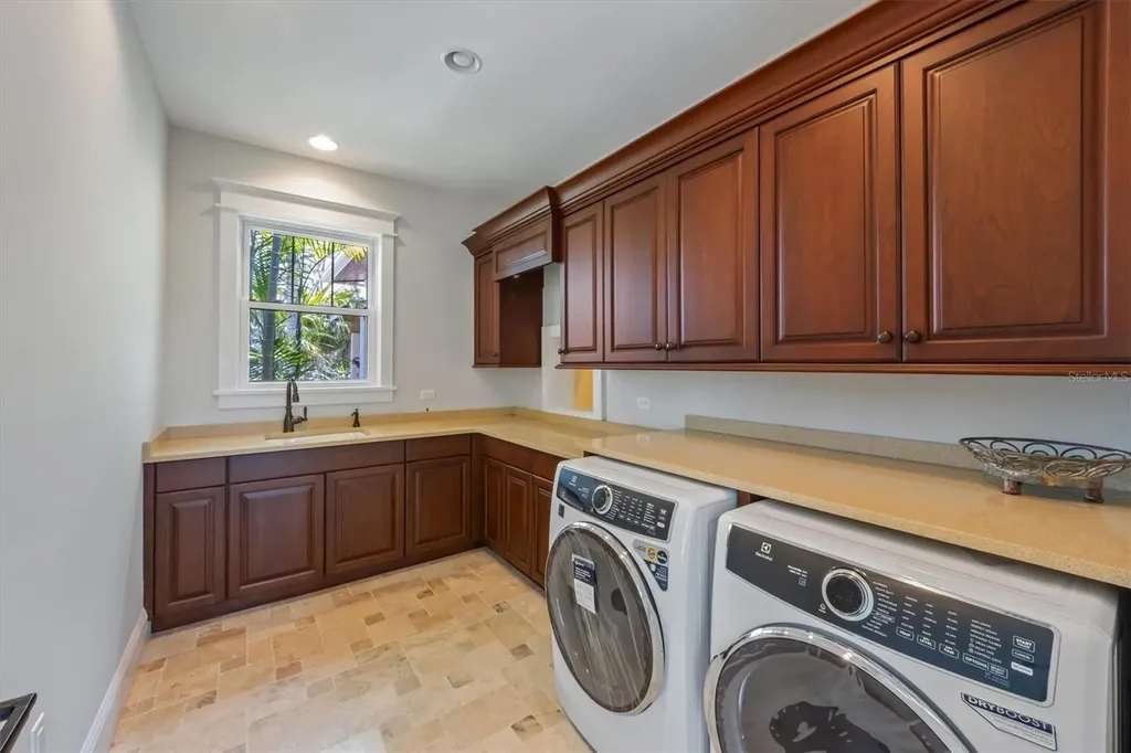 513 Bayview Place Anna Maria FL 34216