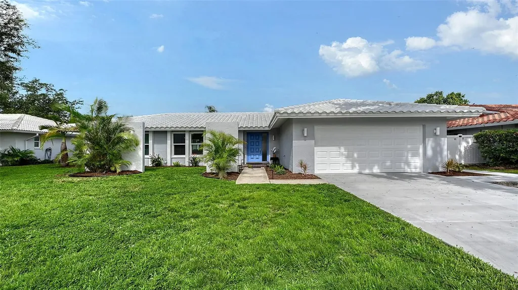 2852 Captiva Drive Sarasota FL 34231