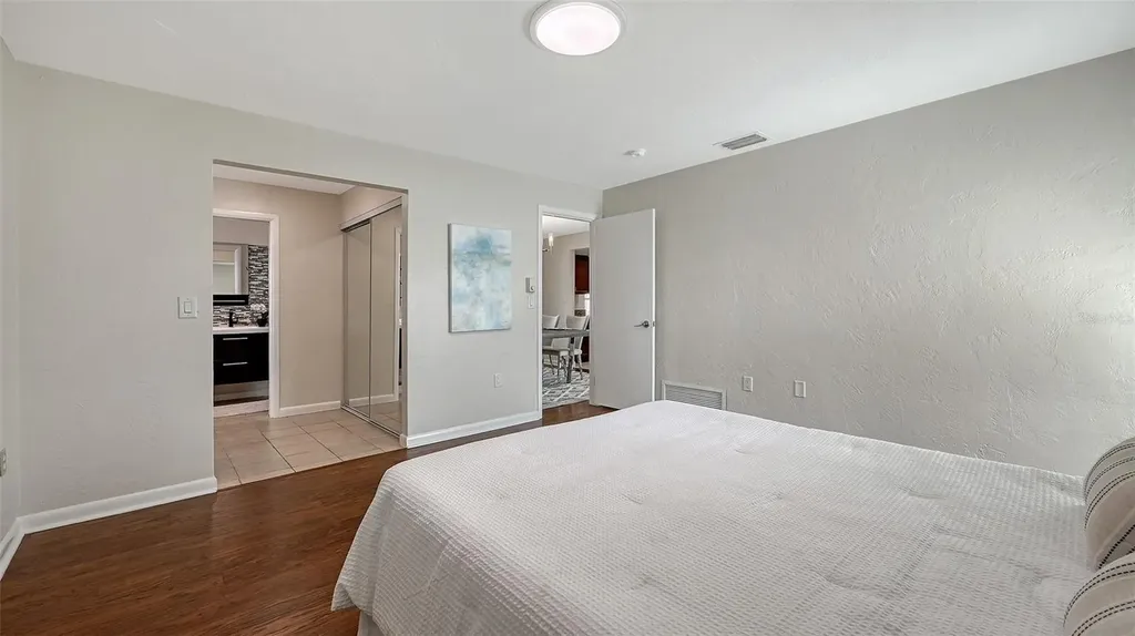 2852 Captiva Drive Sarasota FL 34231