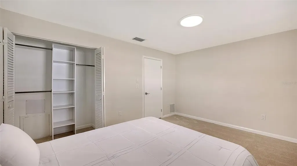 2852 Captiva Drive Sarasota FL 34231