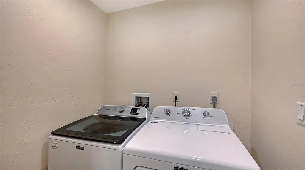 2852 Captiva Drive Sarasota FL 34231