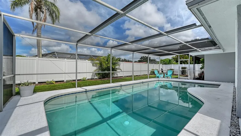 2852 Captiva Drive Sarasota FL 34231
