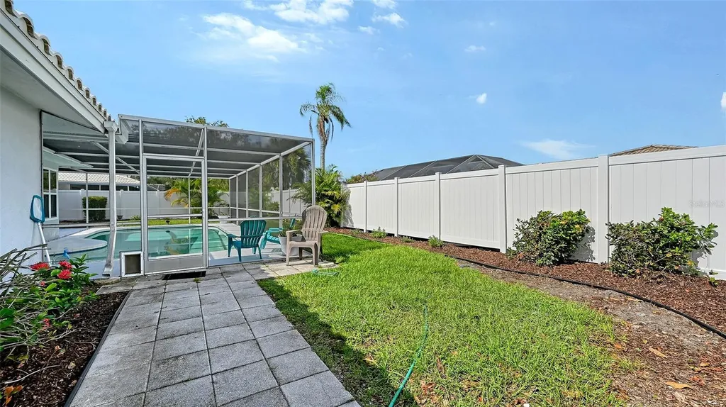 2852 Captiva Drive Sarasota FL 34231