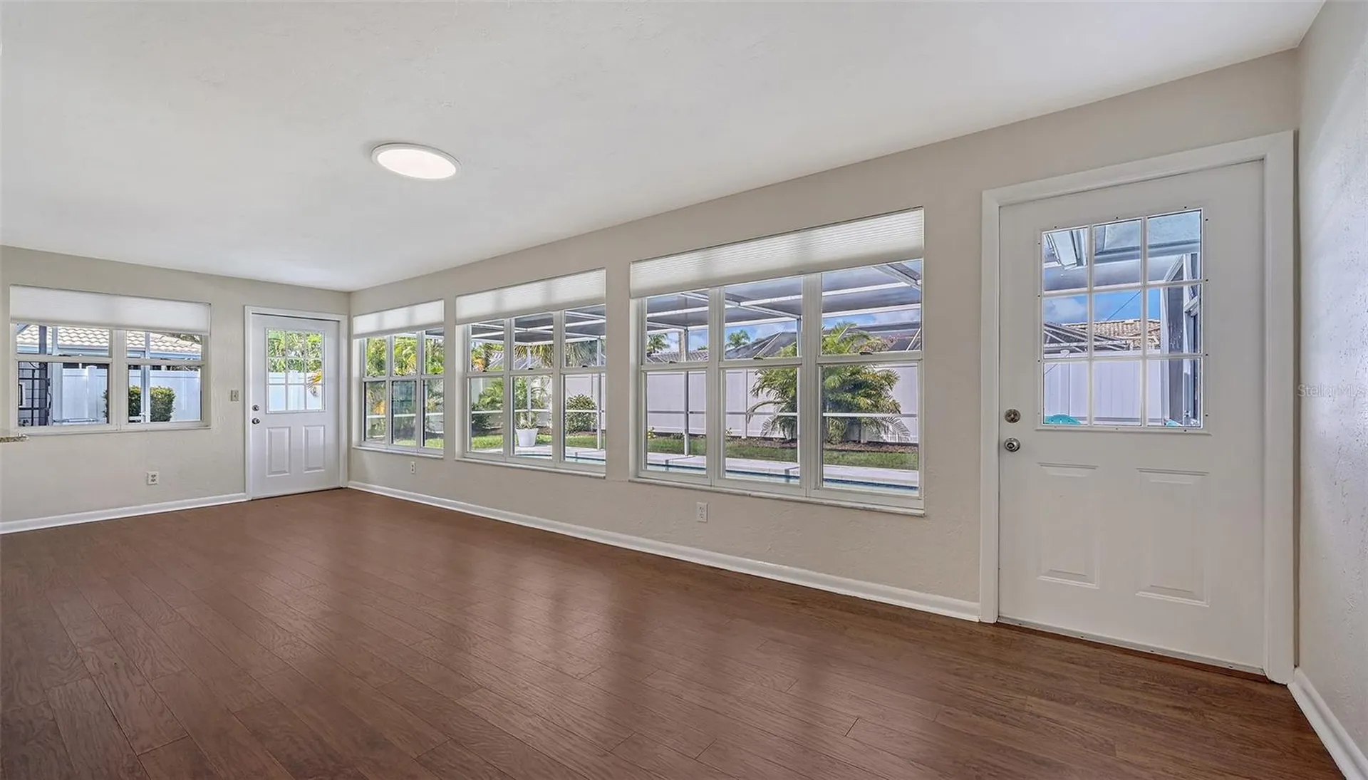 2852 Captiva Drive Sarasota FL 34231