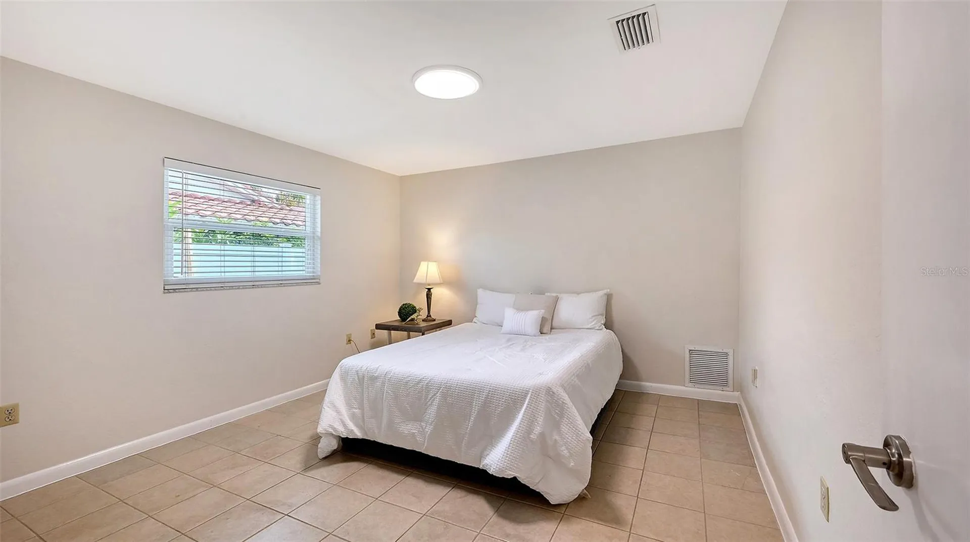 2852 Captiva Drive Sarasota FL 34231