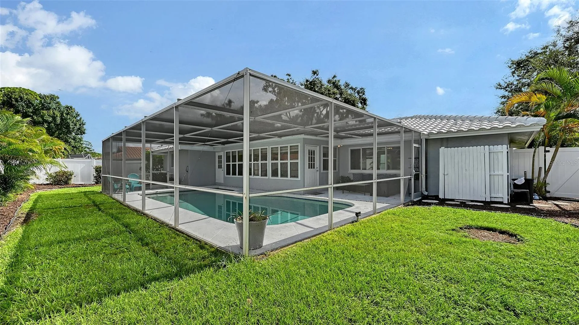 2852 Captiva Drive Sarasota FL 34231