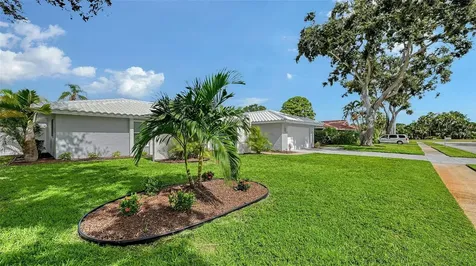 2852 Captiva Drive Sarasota FL 34231