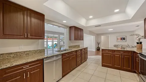 2852 Captiva Drive Sarasota FL 34231