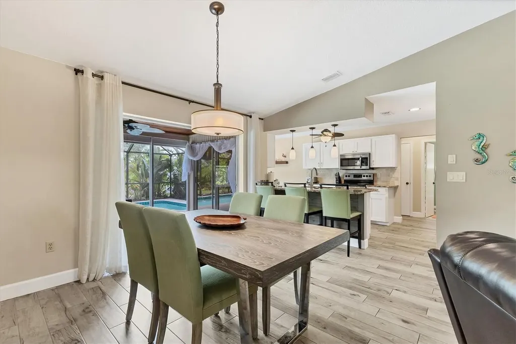 9390 Heartwellville Avenue Englewood FL 34224