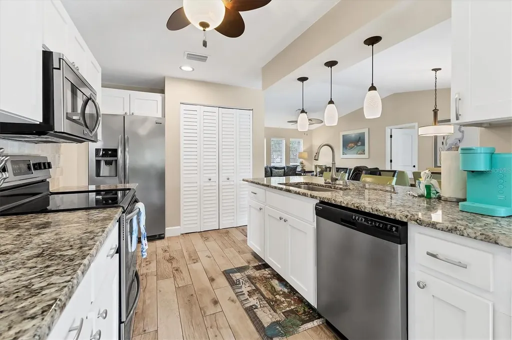 9390 Heartwellville Avenue Englewood FL 34224