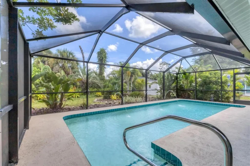 9390 Heartwellville Avenue Englewood FL 34224