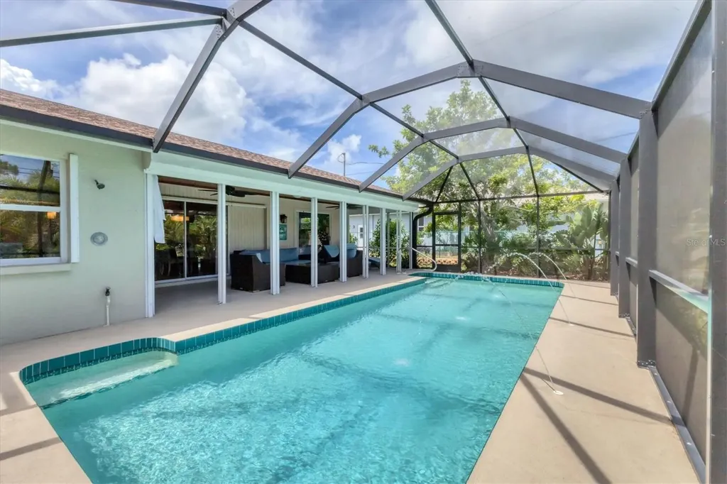9390 Heartwellville Avenue Englewood FL 34224