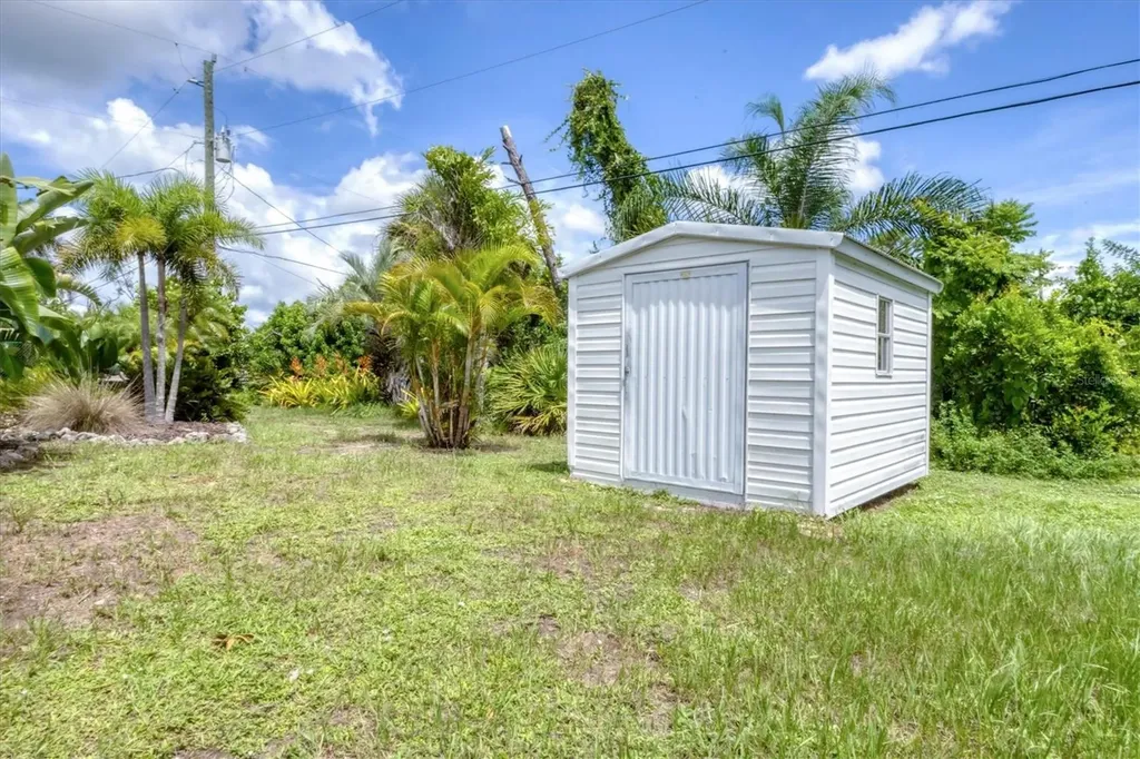 9390 Heartwellville Avenue Englewood FL 34224