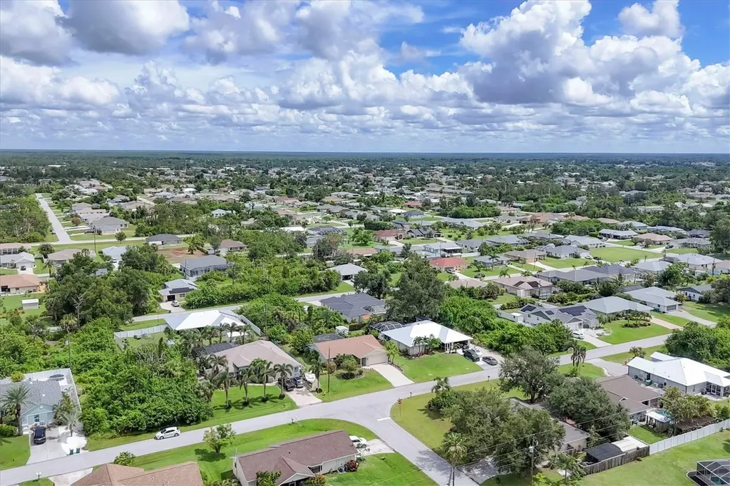 9390 Heartwellville Avenue Englewood FL 34224