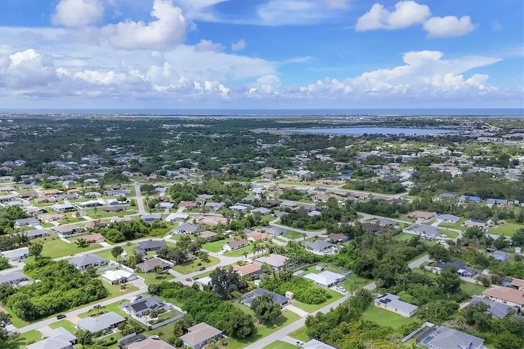 9390 Heartwellville Avenue Englewood FL 34224