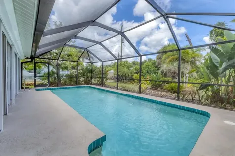 9390 Heartwellville Avenue Englewood FL 34224