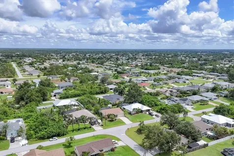 9390 Heartwellville Avenue Englewood FL 34224