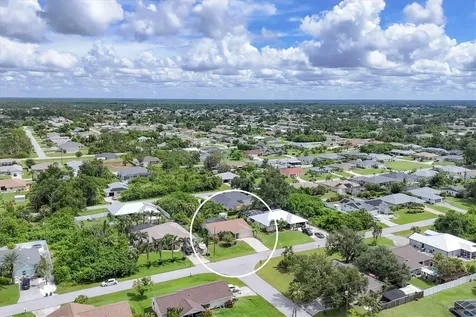 9390 Heartwellville Avenue Englewood FL 34224
