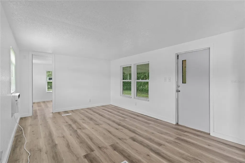 27301 Lemon Avenue Okahumpka FL 34762