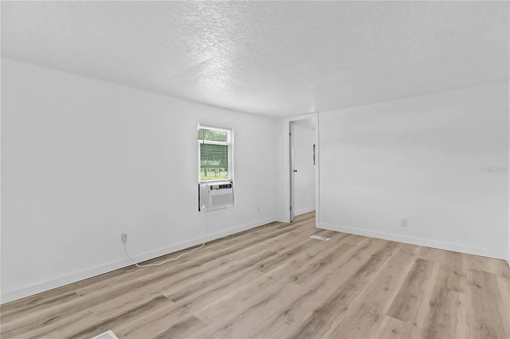 27301 Lemon Avenue Okahumpka FL 34762