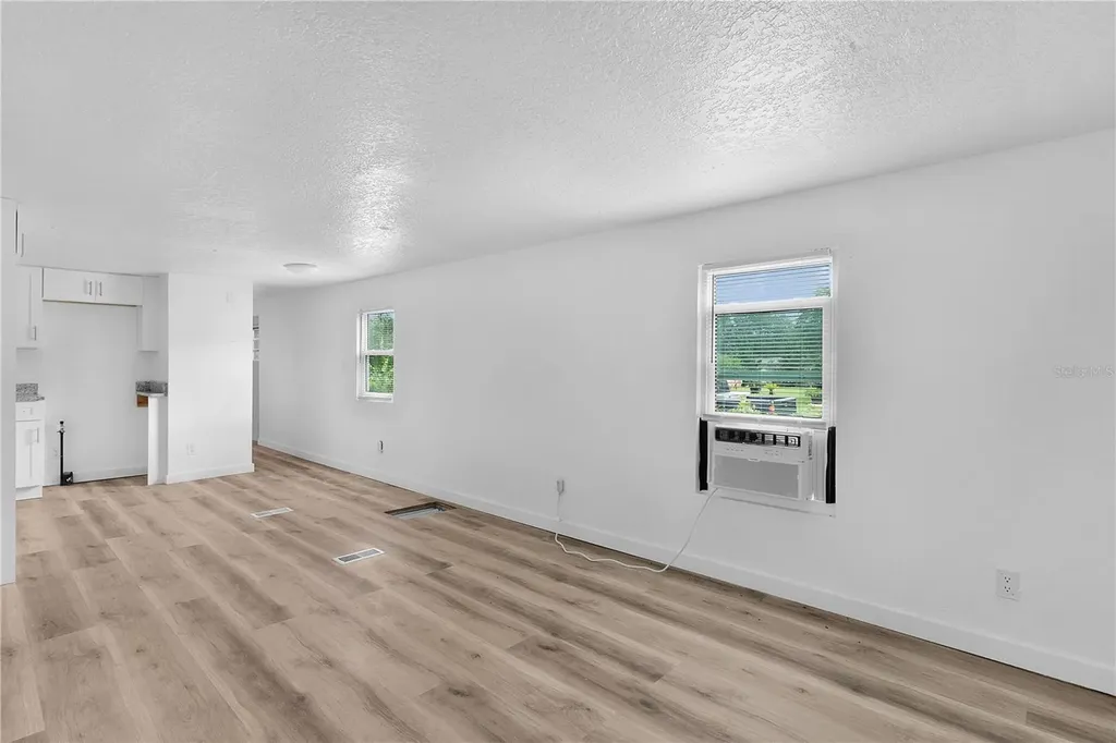 27301 Lemon Avenue Okahumpka FL 34762