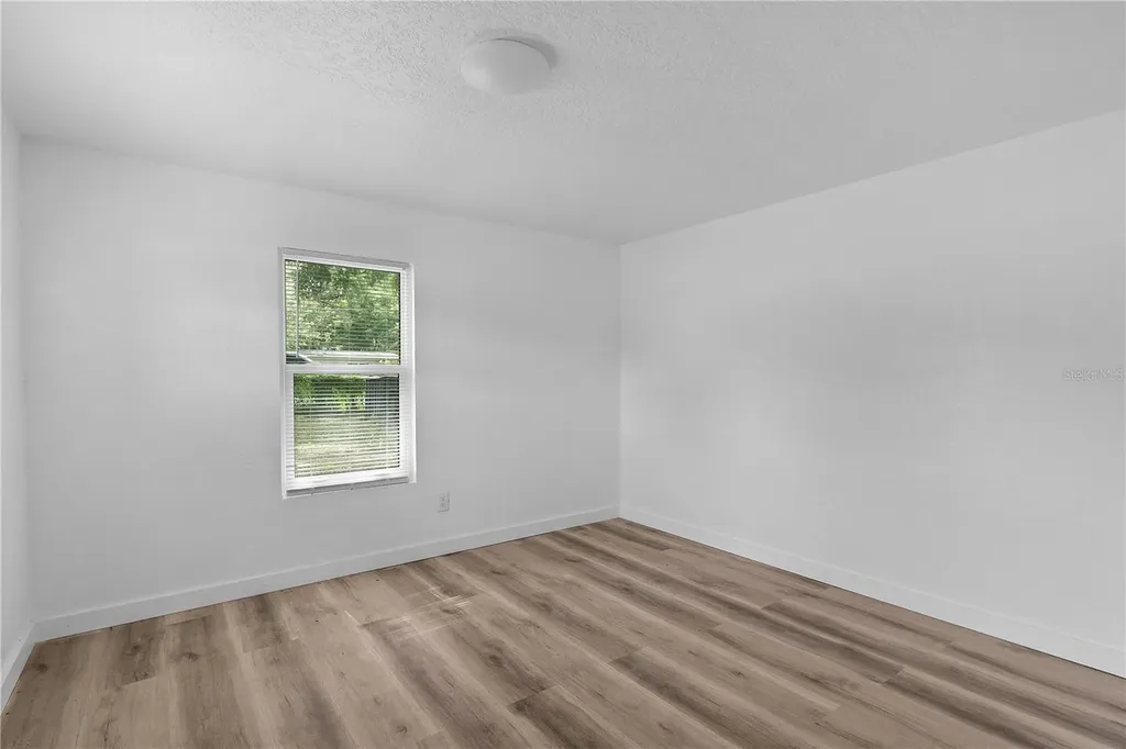 27301 Lemon Avenue Okahumpka FL 34762
