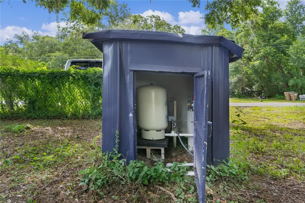 27301 Lemon Avenue Okahumpka FL 34762