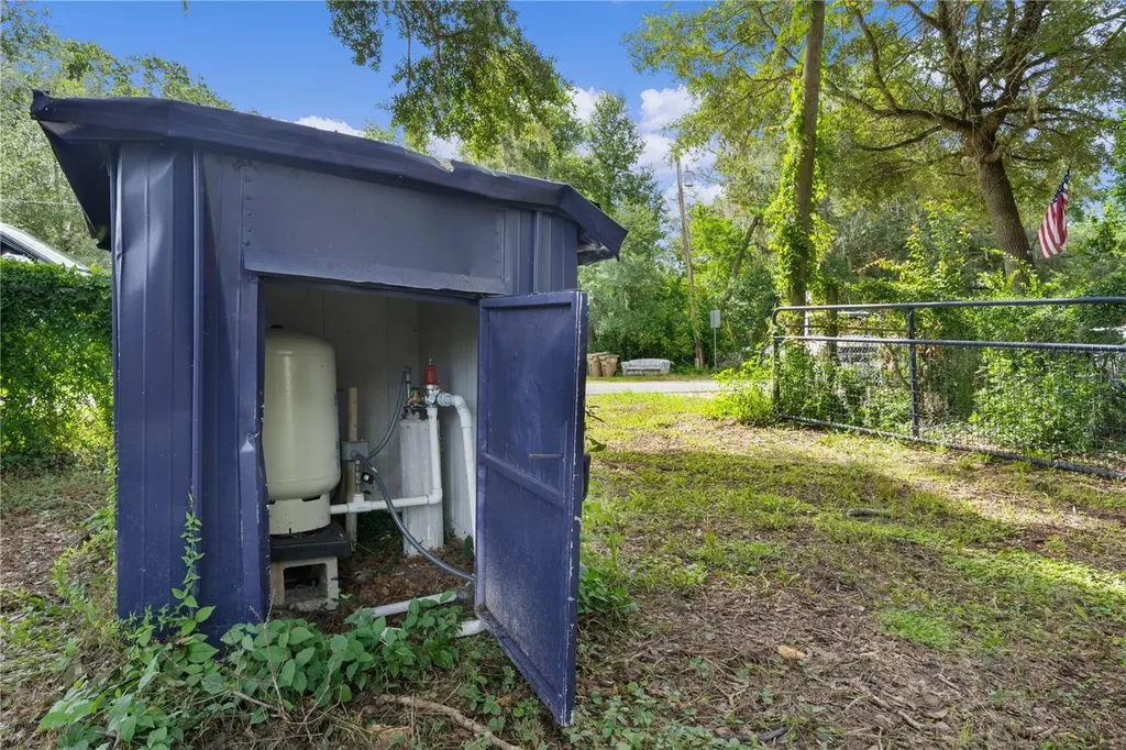 27301 Lemon Avenue Okahumpka FL 34762