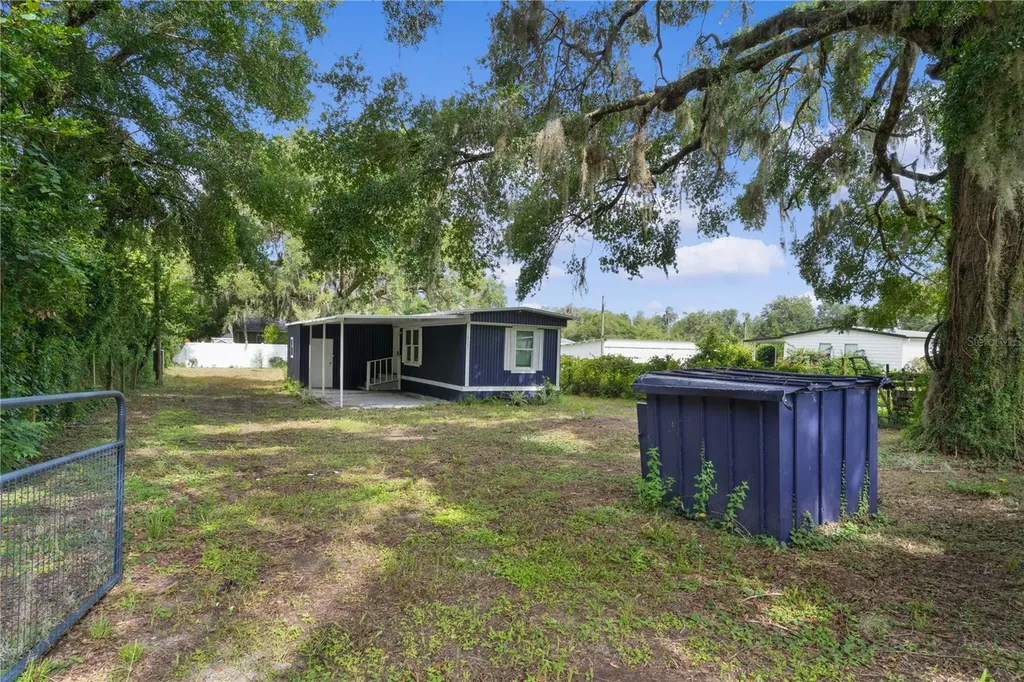 27301 Lemon Avenue Okahumpka FL 34762