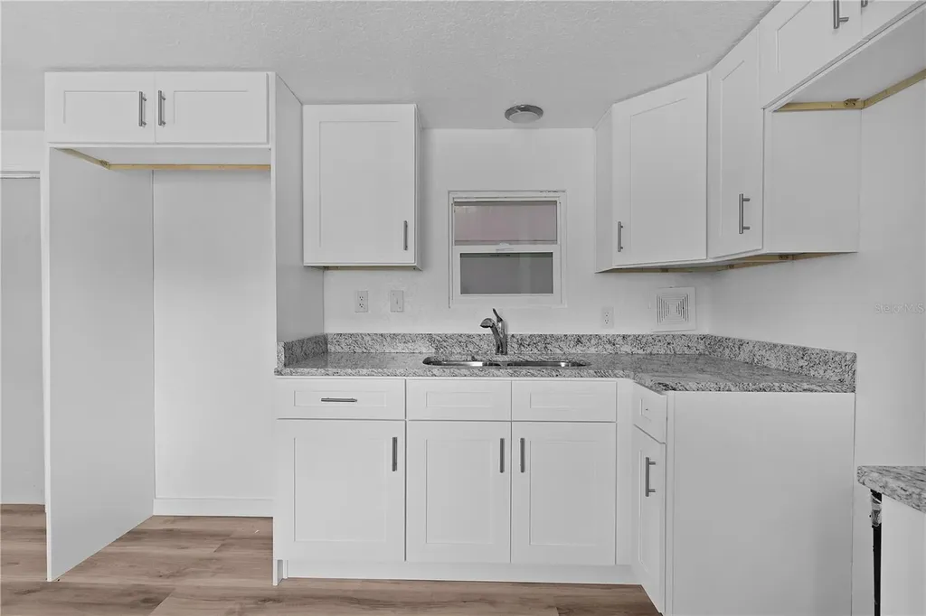 27301 Lemon Avenue Okahumpka FL 34762